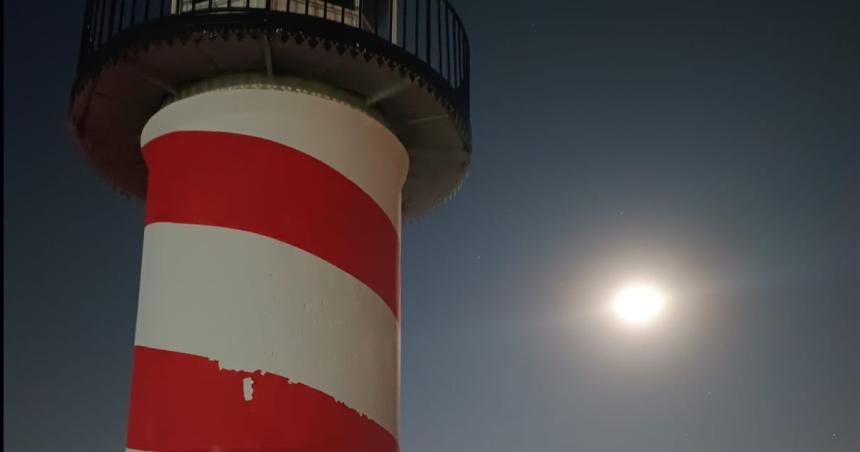 Invitan a participar de una caminata nocturna con luna llena