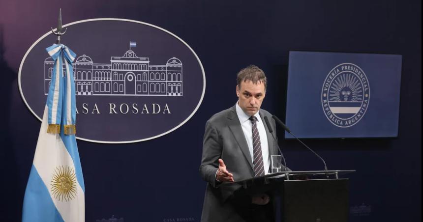 El Gobierno quita aranceles para importar celulares  y baja impuestos a televisores y aires