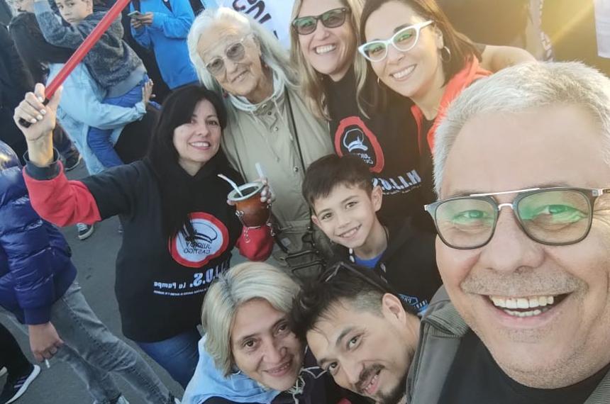 HIJOS La Pampa se sumoacute la campantildea paraencontrar a los nietos de Oesterheld