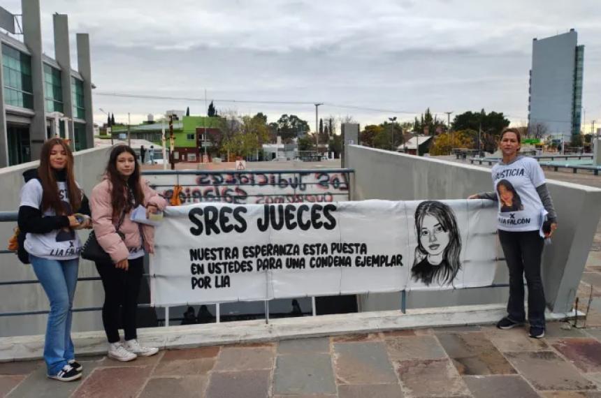 Liacutea Falcoacuten- protesta y sentada el saacutebado en el Parque Lineal 