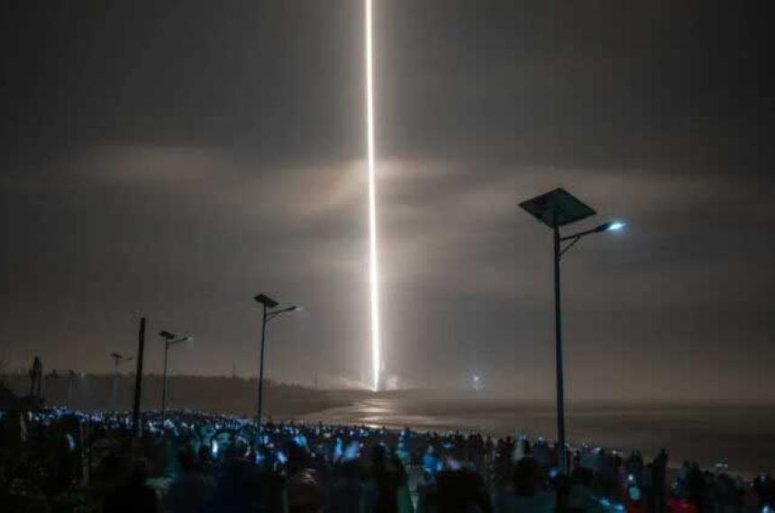 China dispara un rayo laacuteser hacia la Luna y da en el blanco a 130000 kiloacutemetros