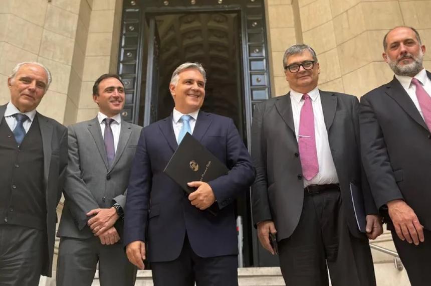 Cajas de jubilaciones- Nacioacuten reconocioacute parte de la deuda de Coacuterdoba pero paga en cuotas
