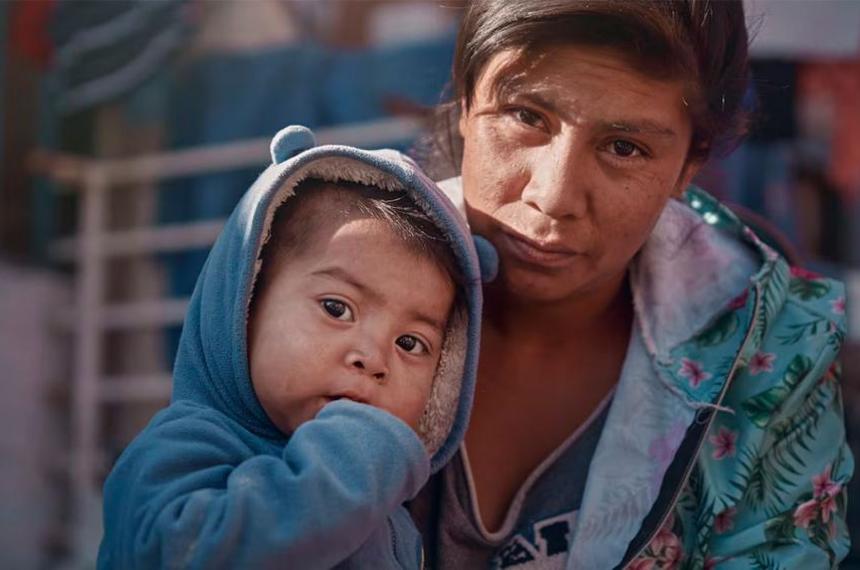 Una familia necesitoacute 1110063 en abril para no ser pobre seguacuten el INDEC