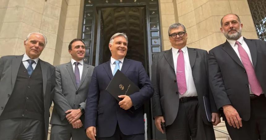 Cajas de jubilaciones- Nacioacuten reconocioacute parte de la deuda de Coacuterdoba pero paga en cuotas