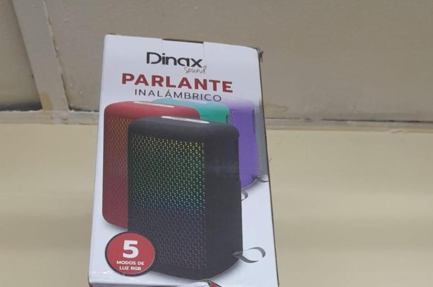 Quiso robar en un negocio y el hijo de la duentildea era policiacutea