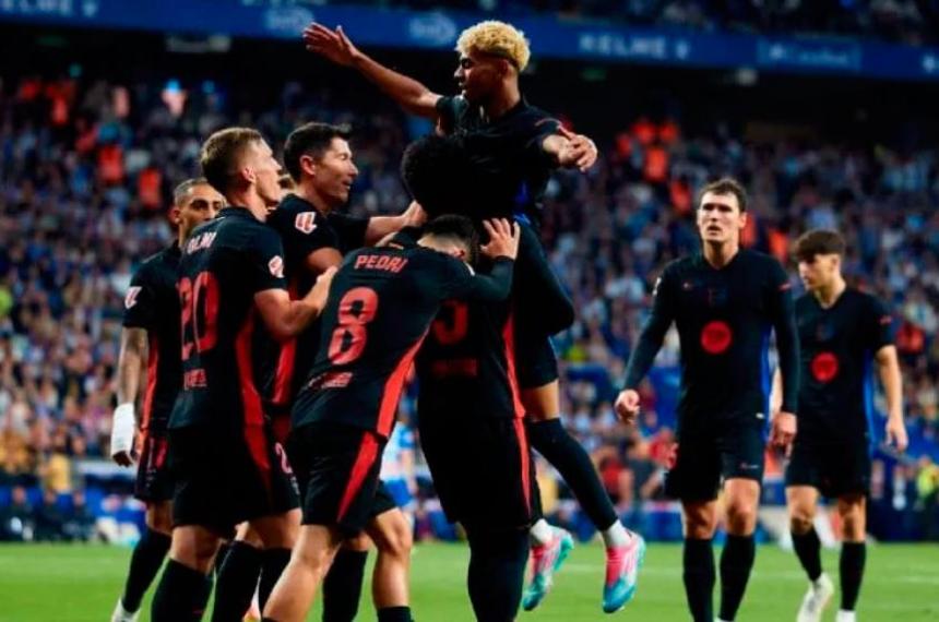 Barcelona se consagroacute campeoacuten de La Liga tras imponerse en el derbi catalaacuten ante Espanyol