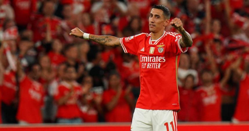 Di Mariacutea no seguiraacute en Benfica
