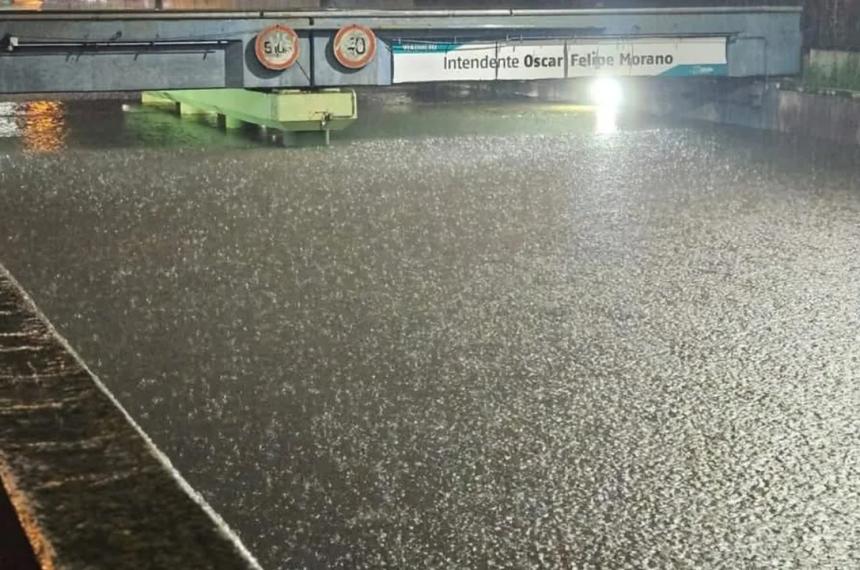 Zaacuterate bajo el agua- colapsoacute el viaducto y hay barrios aislados
