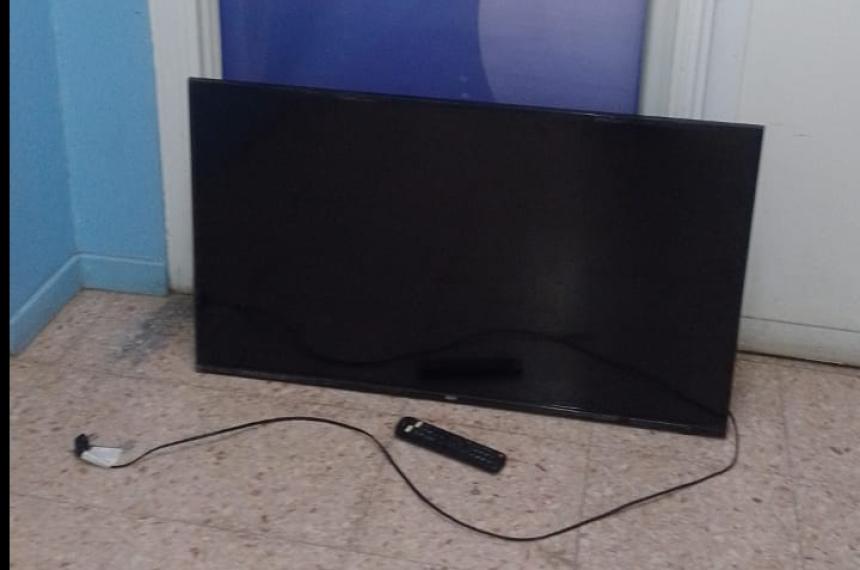 Le roboacute el TV a su expareja y lo vendioacute en la calle