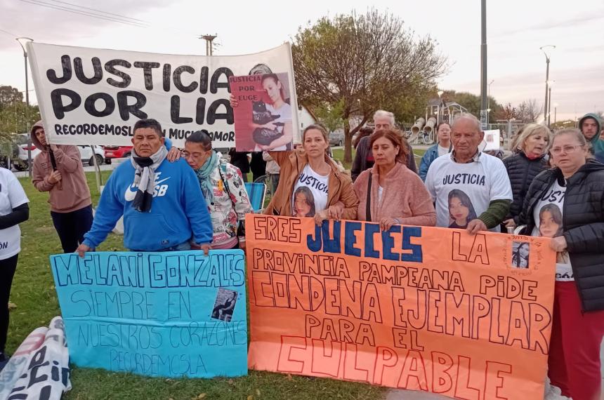 Pedido de justicia por Liacutea Falcoacuten en el Parque Lineal