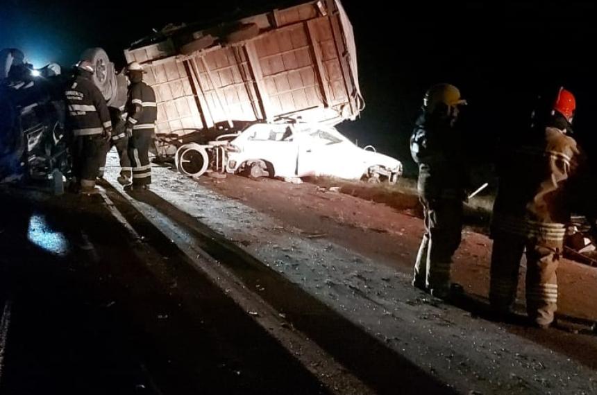 Dos heridos luego de un vuelco en la Ruta 35
