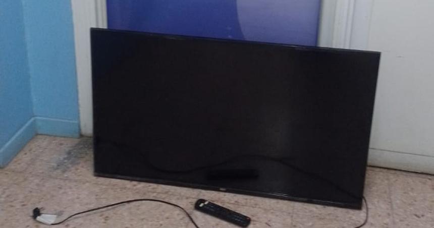 Le roboacute el TV a su expareja y lo vendioacute en la calle