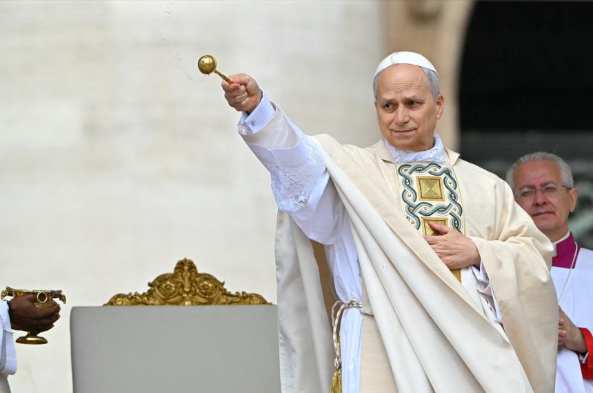 Leoacuten XIV recordoacute a Francisco en su primera homiliacutea- Nos sentimos como ovejas sin pastor