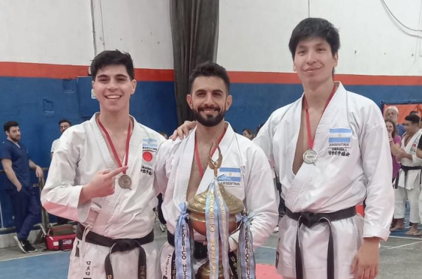 Bien arriba en el karate