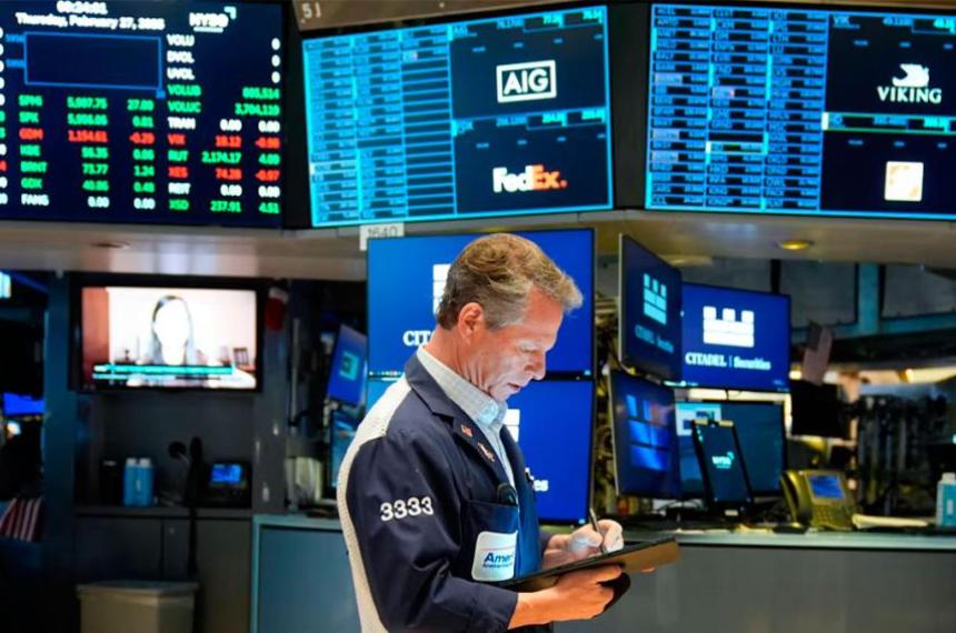 Las acciones argentinas en Nueva York suben hasta 9-en-porciento- tras el triunfo de Milei en CABA