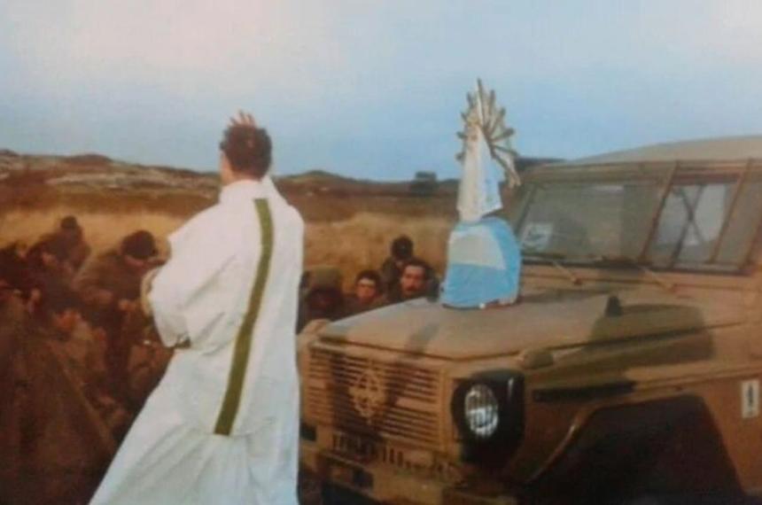 Traen a General Pico la imagen de la Virgende Lujaacuten que estuvo en la Guerra de Malvinas