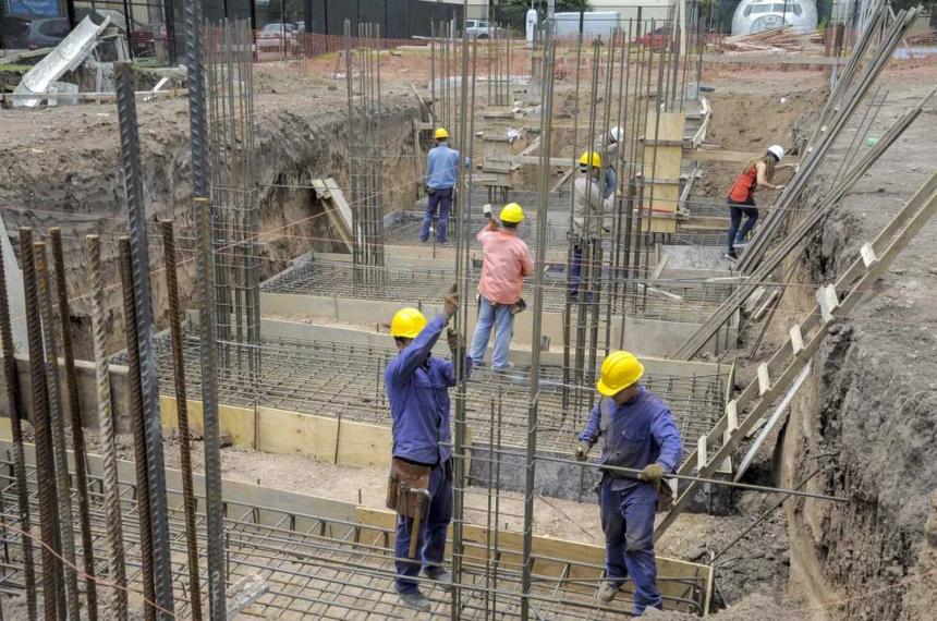 Empleo privado- un monotributista ganado por cada dos puestos perdidos