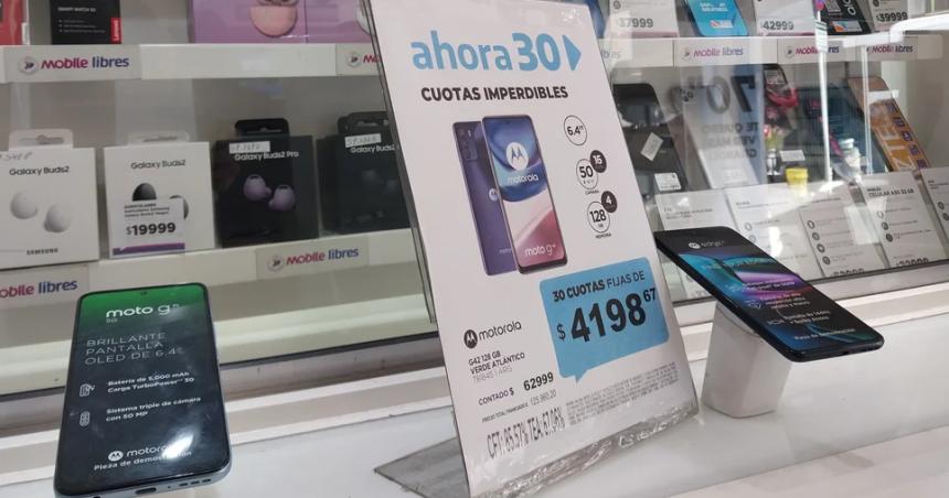 Oficializan la rebaja de aranceles para la importacioacuten de teleacutefonos celulares
