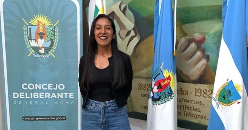 De barrendera a concejala- asumioacute Yanel Duarte en General Acha