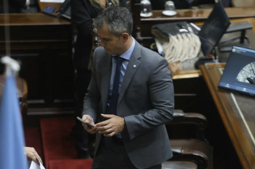 Jalil Zamora y Llaryora voltearon la sesioacuten para subir las jubilaciones