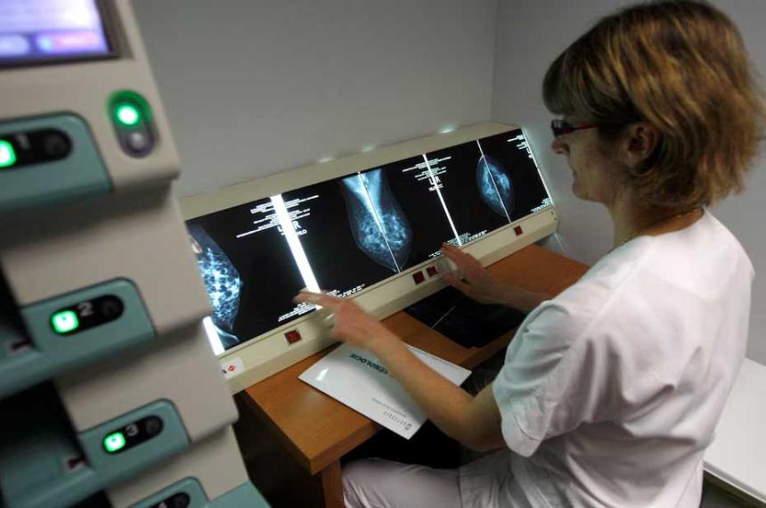 Un innovador tratamiento contra el caacutencer de mama hereditario logroacute una supervivencia del 100-en-porciento-