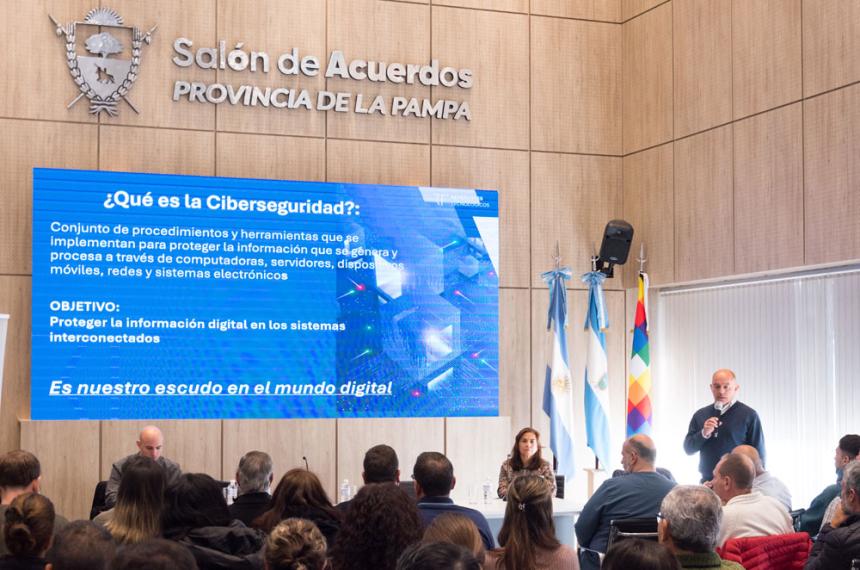 Referentes tecnoloacutegicos pampeanos se capacitaron en ciberseguridad