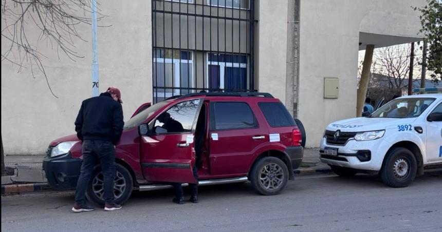Cuatro bonaerenses detenidos en Realicoacute por un cuento del tiacuteo