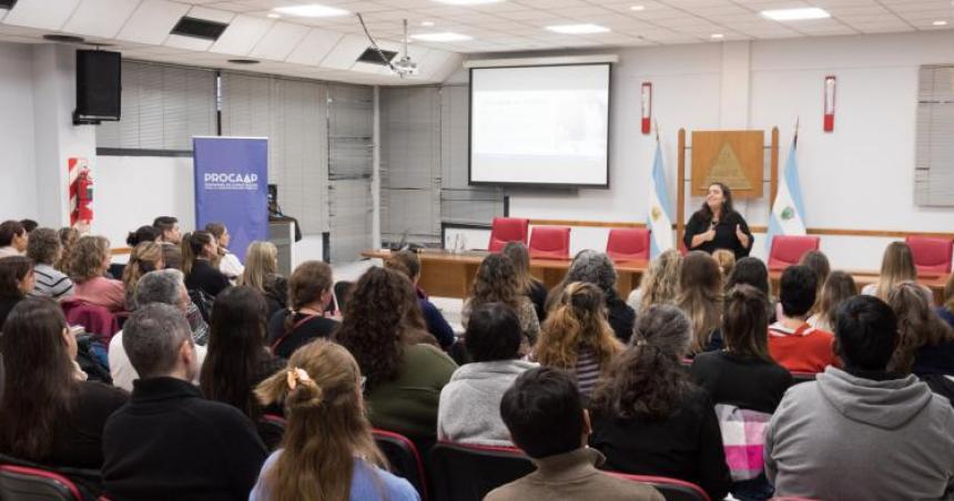Capacitacioacuten y anuncio de nuevos cursos para agentes puacuteblicos provinciales