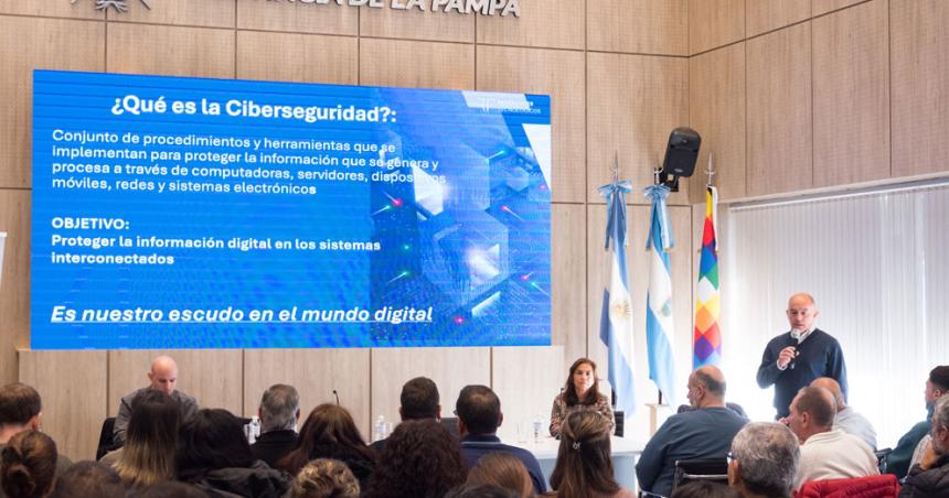 Referentes tecnoloacutegicos pampeanos se capacitaron en ciberseguridad