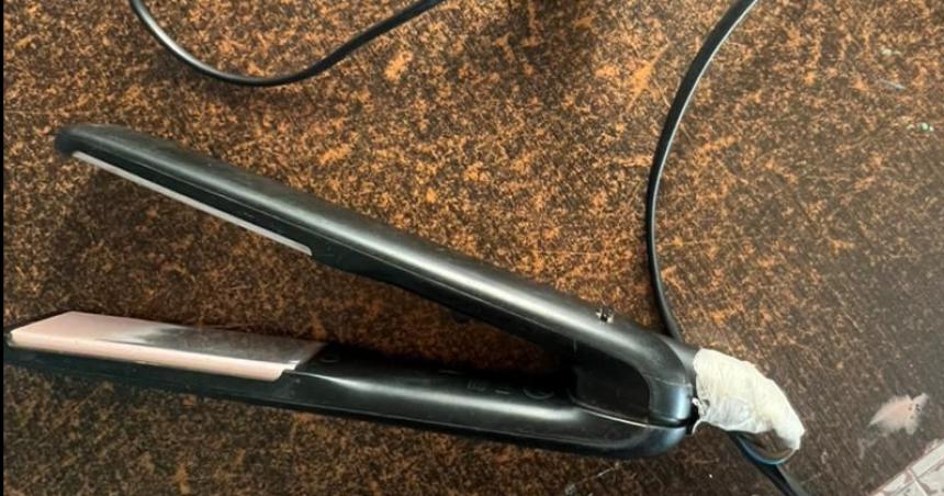 Se planchaba el pelo y terminoacute electrocutada- la salvoacute la policiacutea
