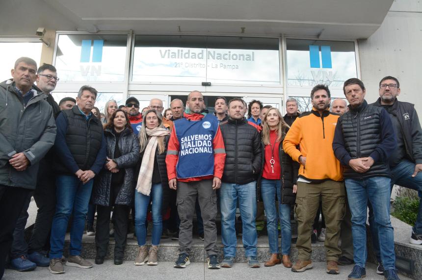 Autoconvocados protestaron en la sede de Vialidad Nacional