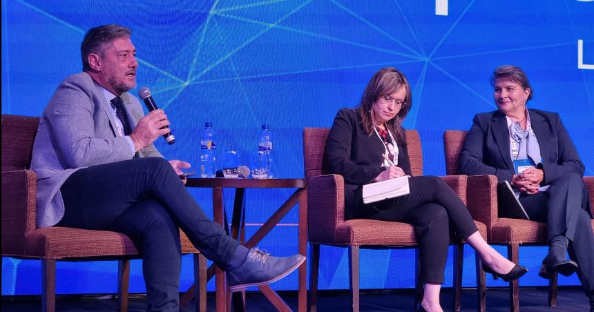 Sappa panelista en foro latinoamericano