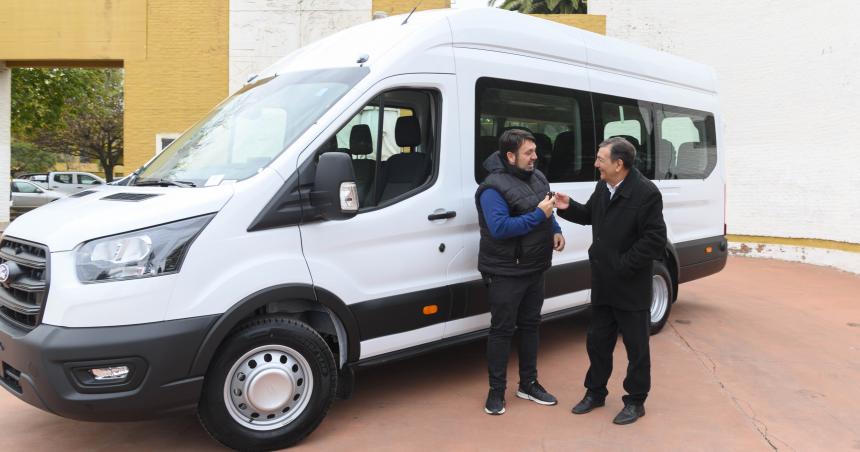 Municipios adquieren transportes y maquinarias con creacuteditos provinciales