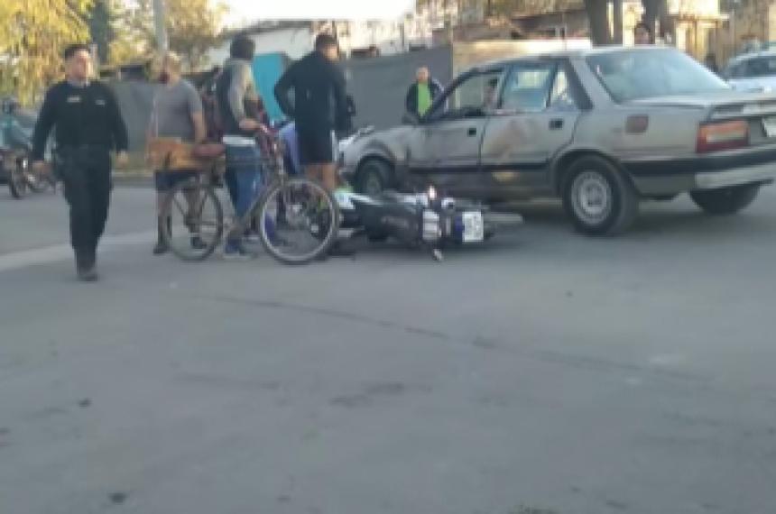 Un efectivo lesionado por el choque de una moto policial