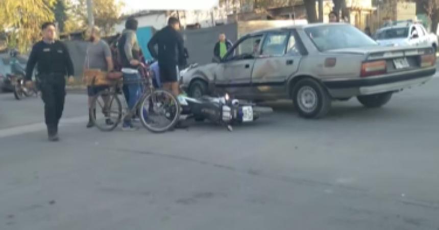 Un efectivo lesionado por el choque de una moto policial