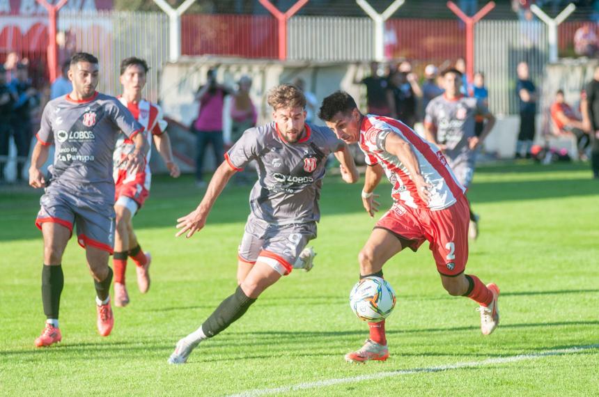Costa ganoacute y quedoacute a un punto del liacuteder