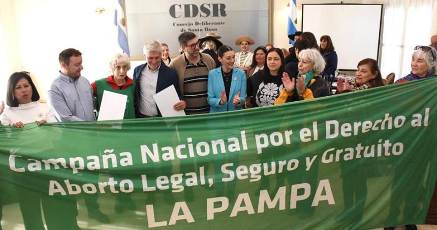 El reconocimiento a una tarea incansable y un organismo estatal que juega para el poder