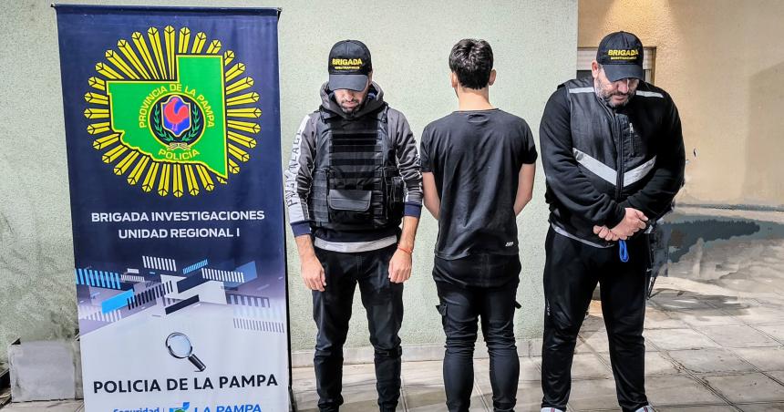 Dos detenidos por una estafa con la venta de un camioacuten