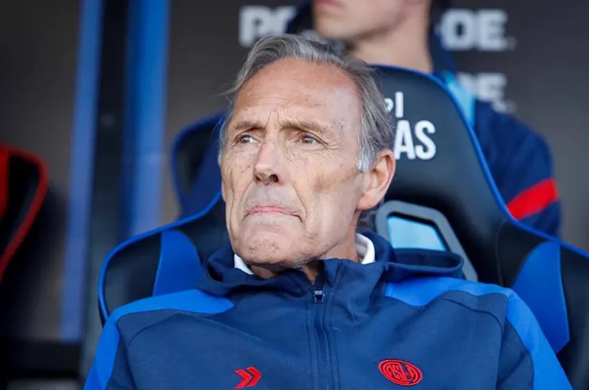 Russo renuncioacute al Cicloacuten y se acerca a Boca