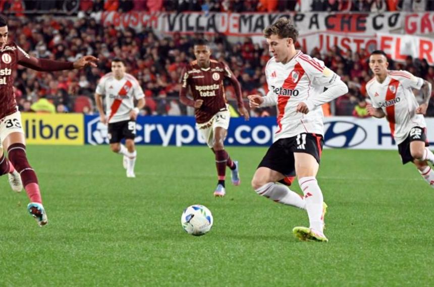 River cerroacute la fase de grupos con un paacutelido empate ante Universitario en el Monumental