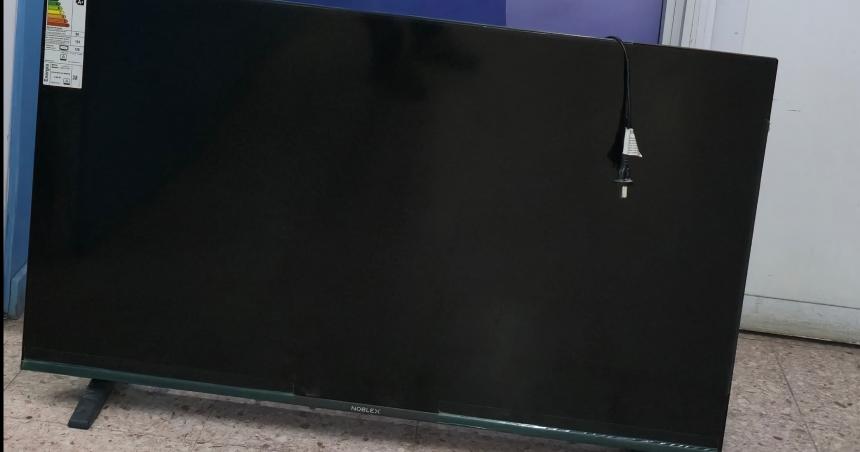 Recuperan un TV y un equipo de muacutesica robados por dos menores de edad