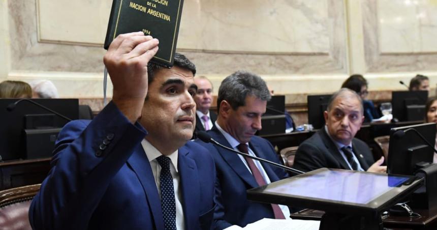 Cayoacute la imagen de los senadores- el lugar en el raacutenking de los pampeanos