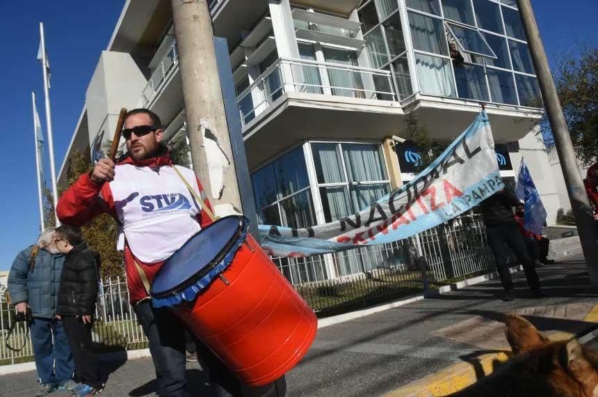 Gremios pampeanos expresaron acompantildeamiento permanente a trabajadores de Vialidad Nacional