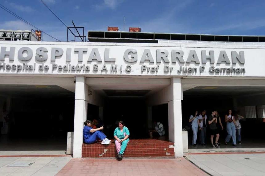 En pleno conflicto el Gobierno impulsa un plan de eficiencia en el Garrahan con controles de presentismo