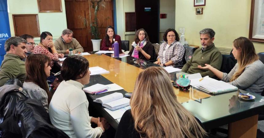 Capacitaraacuten a docentes y alumnos sobre zoonosis bajo el concepto Una Salud