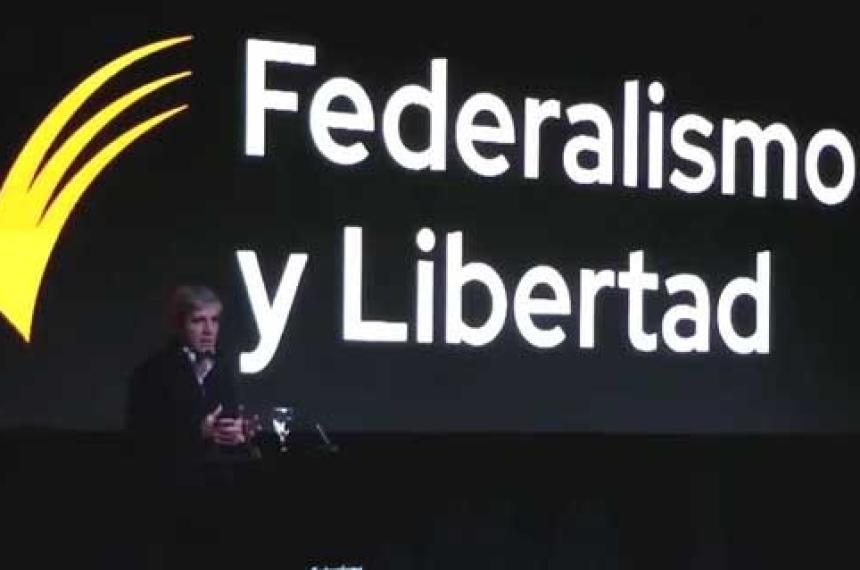 Luis Caputo dijo que hay precios que estaacuten bajando hasta un 50-en-porciento-