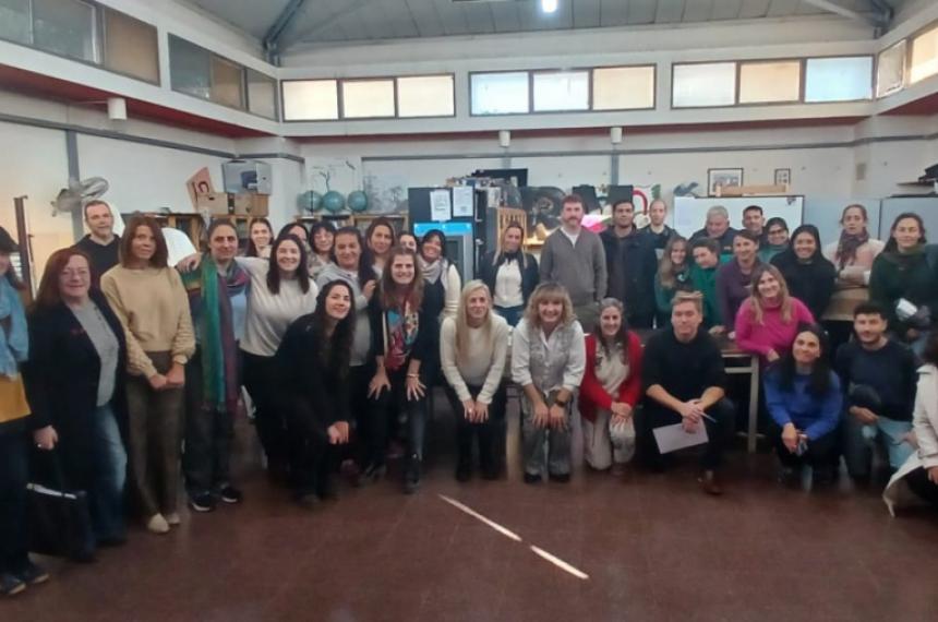 Violencia escolar- funcionarias de Educacioacuten fueron al colegio Panguitruz Nger