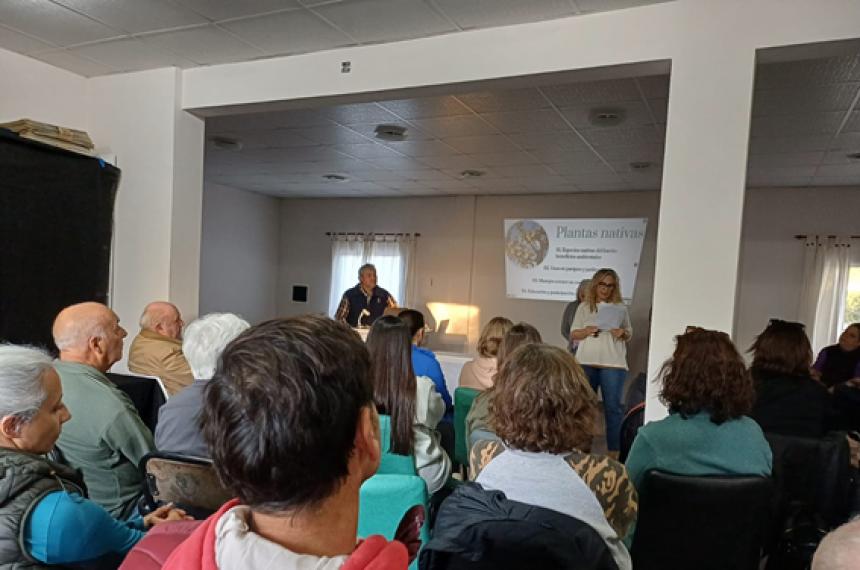 Charla sobre plantas nativas en el Barrio Lowo Che Este
