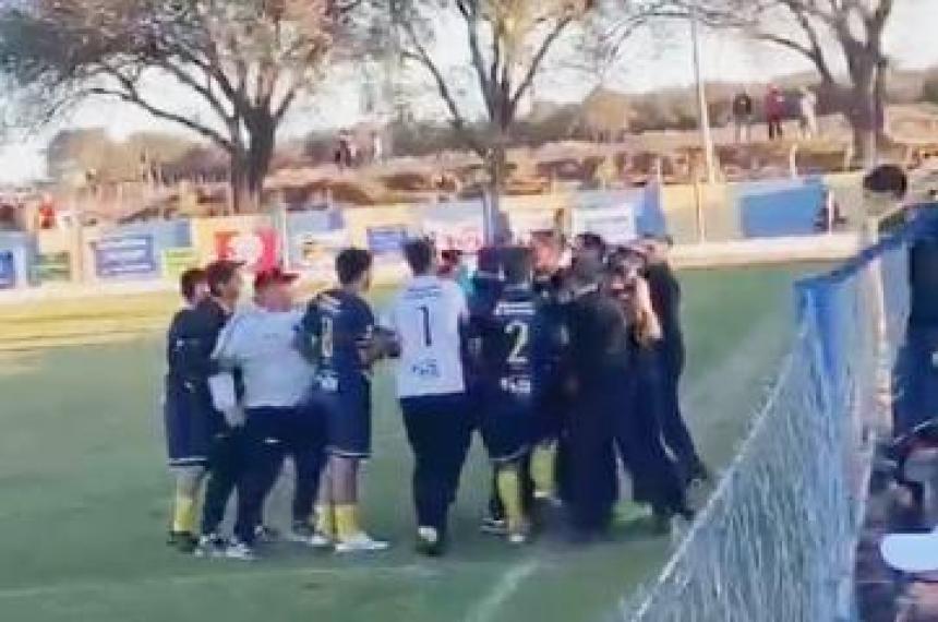 Otra agresioacuten a un aacuterbitro en el fuacutetbol pampeano