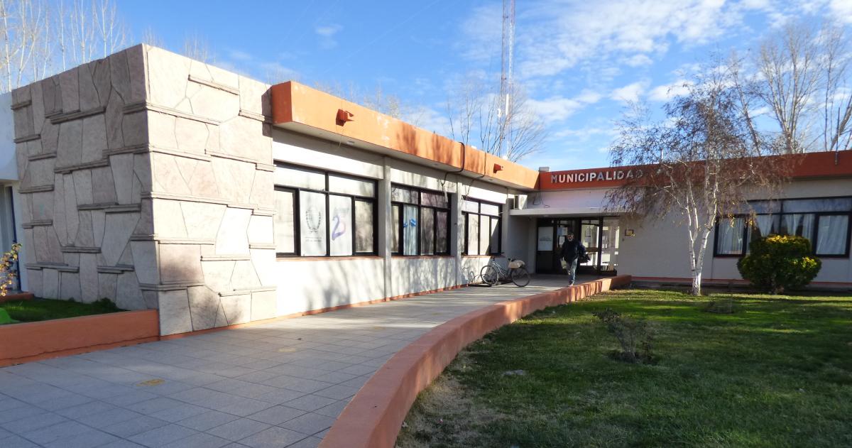 Otro corte en El Corcovo para pedir puestos de trabajo a tres empresas de servicios